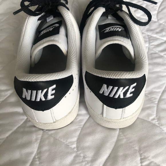 White Nike Tennis Shoes - Picture 3 of 4